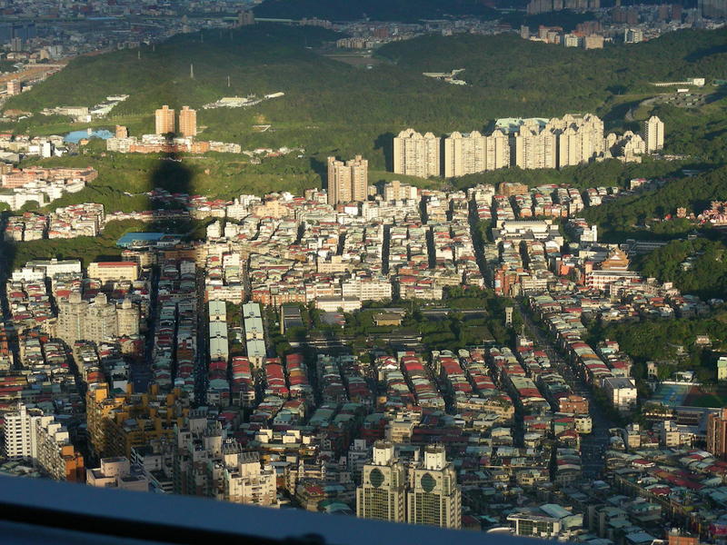 Taipei 101 shadow