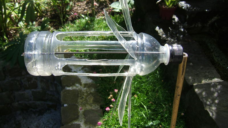 How to make a windwane with a simple plastic bottle