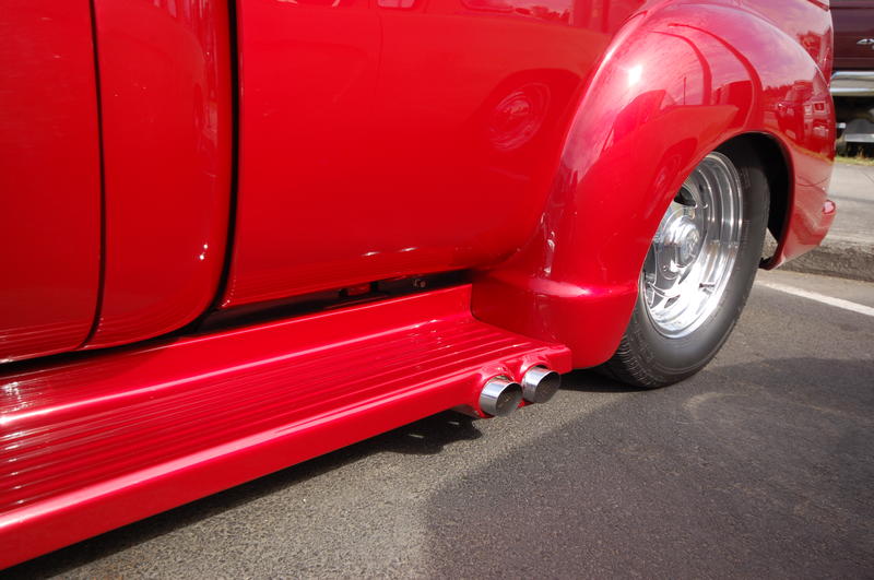 Exhaust in the Side step